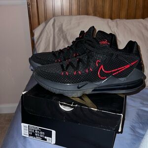 Lebron XVII Low